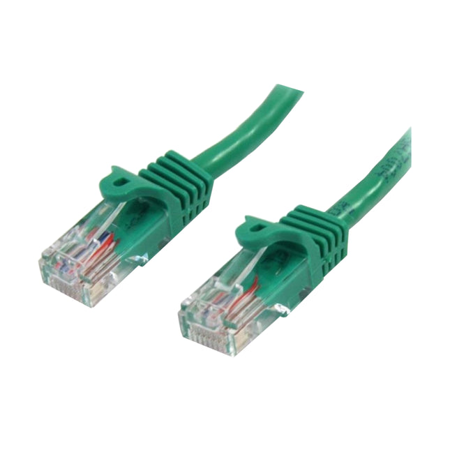 8ware 2-meter green CAT5e UTP 26AWG copper network patch lead with molded RJ45 connectors.