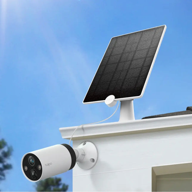Close-up of the Tapo A200 solar panel showcasing its 360-degree adjustable wall mount bracket for optimal sunlight exposure.