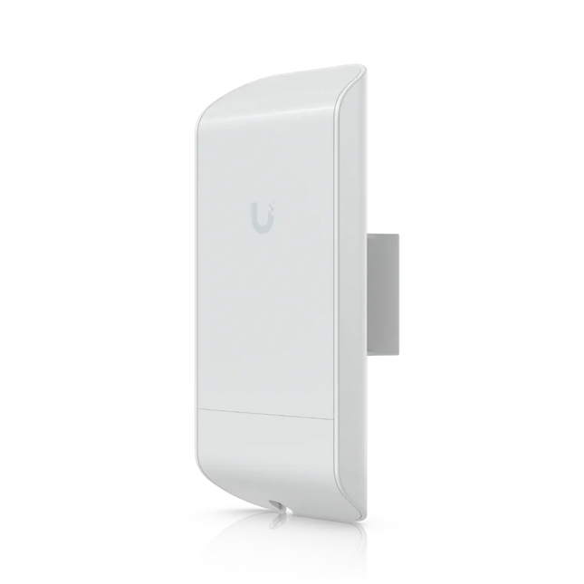 Ubiquiti NanoStation Loco M5 LOCOM5 5GHz outdoor CPE — integrated 13dBi dual-polarisation MIMO antenna, compact weatherproof housing, PoE powered
