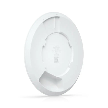 Technical graphic displaying the multi-band antenna array and expanded range capabilities of the UniFi U7 Long Range access point.